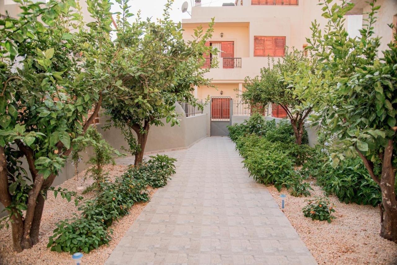 Athina Secret Apartments Adults Only Heraklion Exterior foto